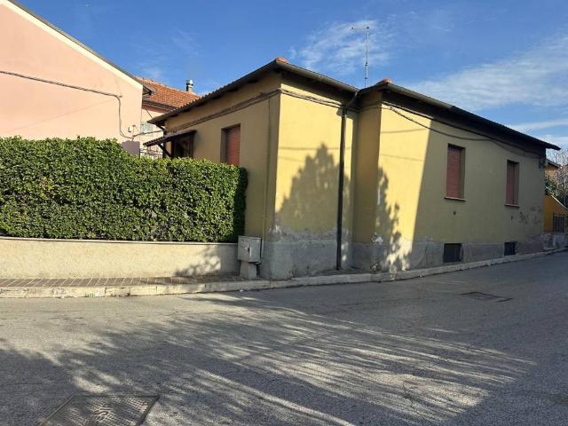 Casa indipendente in vendita a San Benedetto dei Marsi AQ
