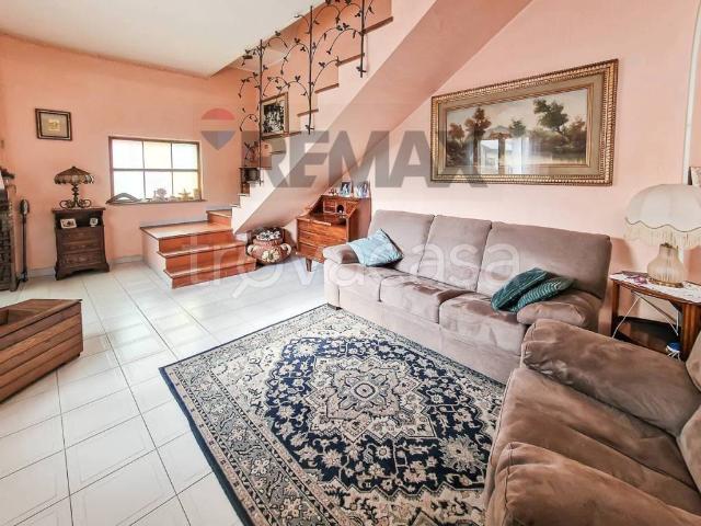 Casa indipendente in vendita a San Benedetto dei Marsi via Genovese, 1