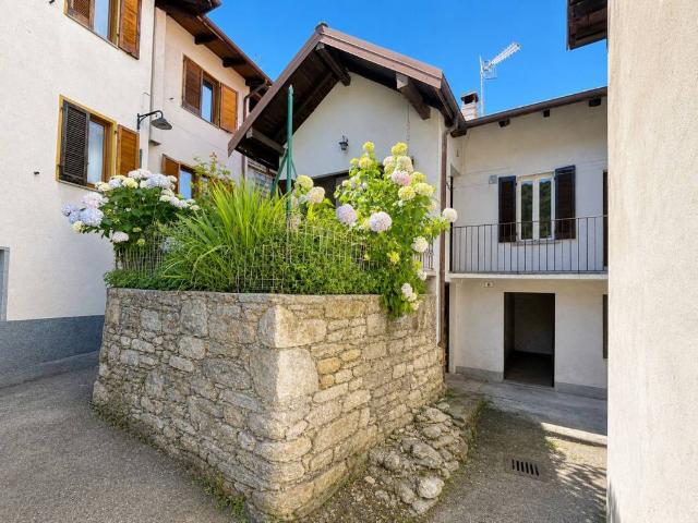 Casa indipendente in vendita a San Bernardino Verbano VB