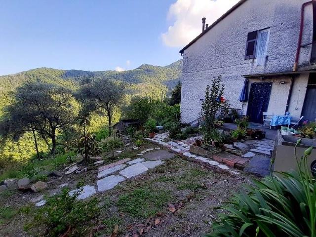Casa indipendente in vendita a San Colombano Certenoli GE