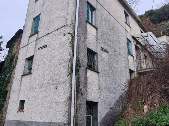 Casa indipendente in vendita a San Colombano Certenoli GE