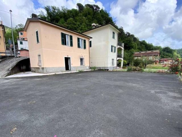 Casa indipendente in vendita a San Colombano Certenoli GE