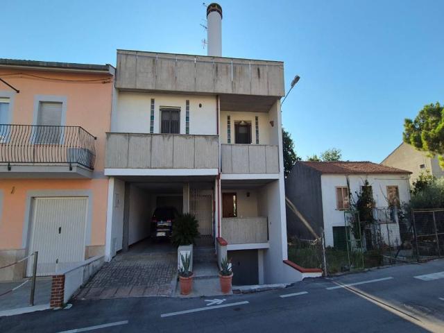 Casa indipendente in vendita a San Giacomo degli Schiavoni CB