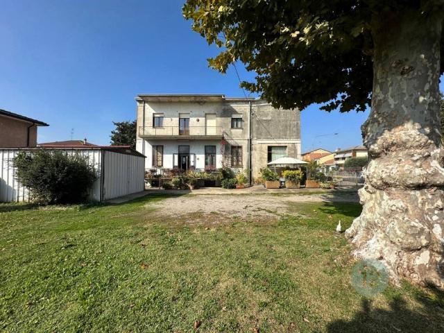 Casa indipendente in vendita a San Giacomo delle Segnate MN
