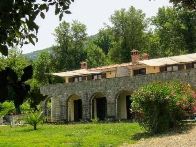 Casa indipendente in vendita a San Giovanni a Piro SA