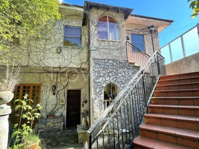 Casa indipendente in vendita a San Luigi, Pornassio