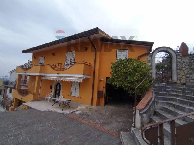 Casa indipendente in vendita a San Lupo BN