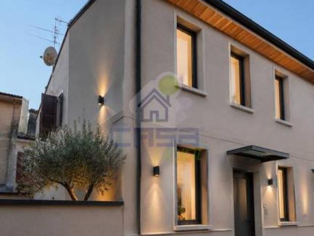 Casa indipendente in vendita a San Rocco al Porto via Guglielmo Marconi, 27