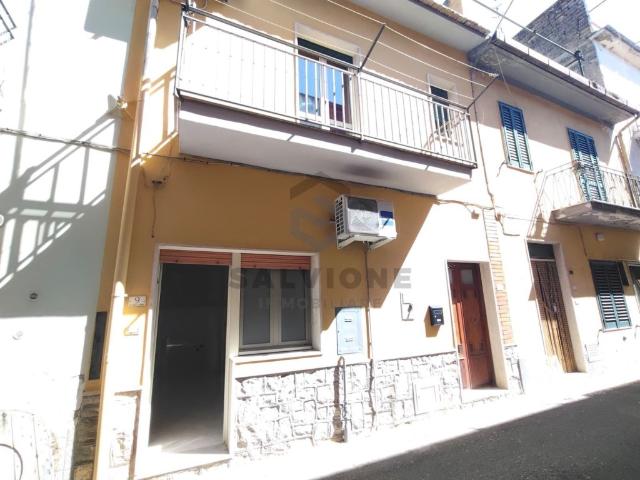 Casa indipendente in vendita a San Salvatore Telesino via Belle Donne