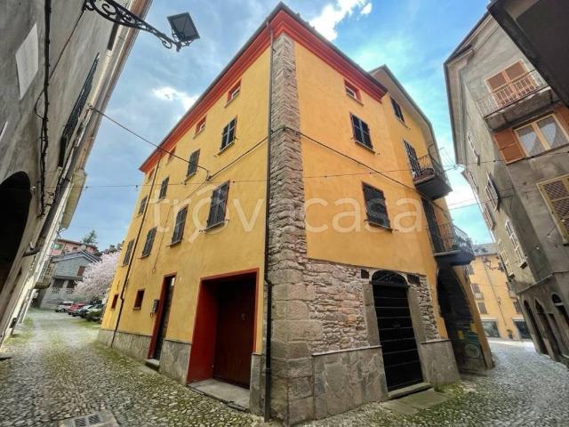 Casa indipendente in vendita a San Sebastiano Curone via pittor giani