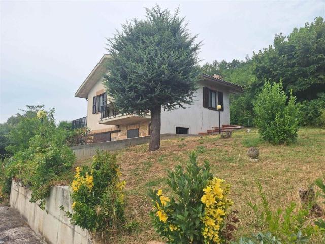 Casa indipendente in vendita a San Severino Marche