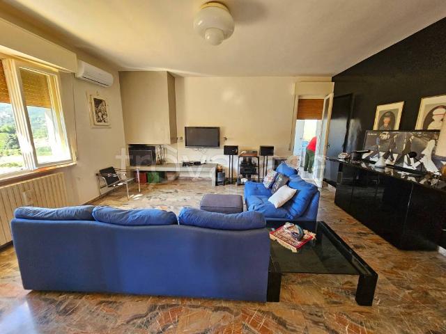 Casa indipendente in vendita a San Severino Marche via Potenza, 1