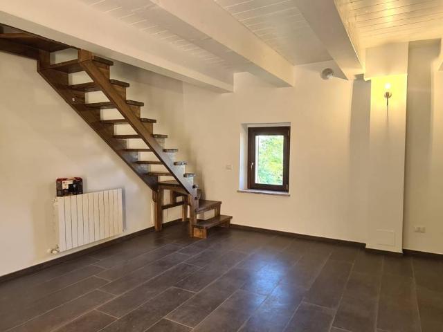 Casa indipendente in vendita a San Severino Marche MC