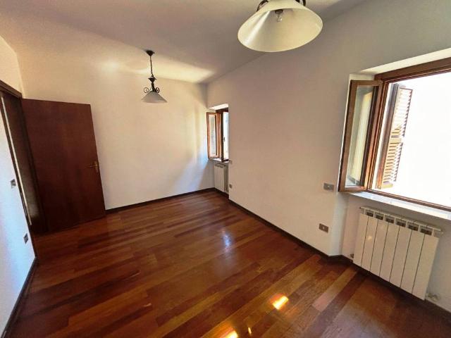 Casa indipendente in vendita a San Severino Marche MC