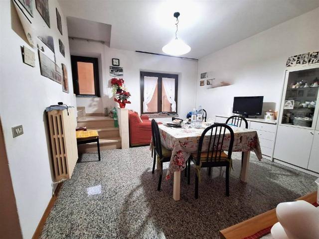 Casa indipendente in vendita a San Severino Marche MC