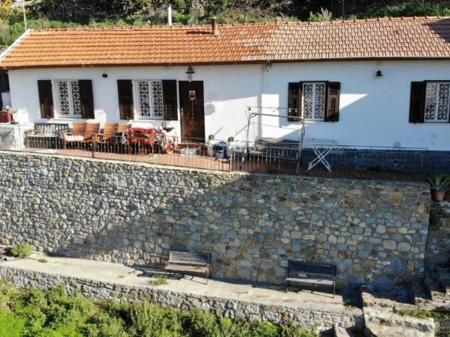 Casa indipendente in vendita a Sanremo