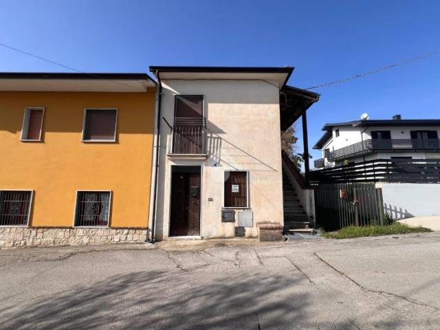 Casa indipendente in vendita a Santo Stefano del Sole AV