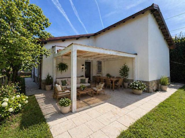 Casa indipendente in vendita a Santo Stefano di Magra SP