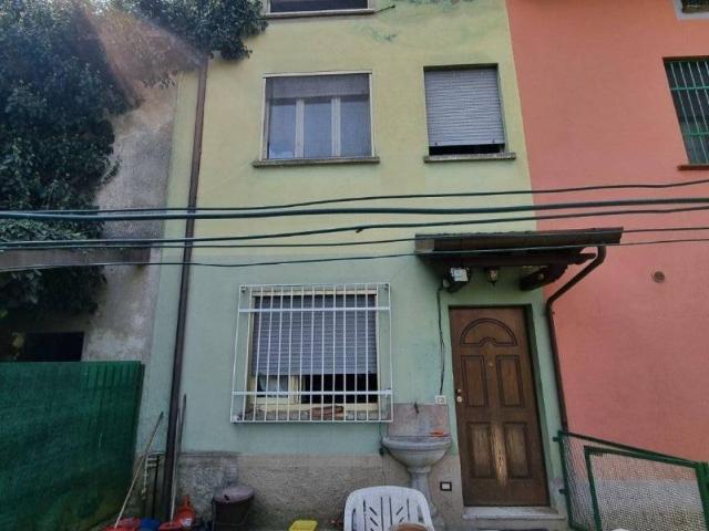 Casa indipendente in vendita a Santo Stefano Lodigiano LO