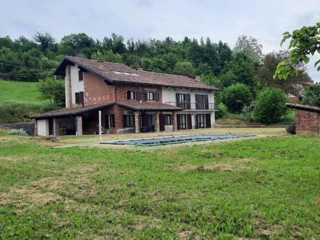 Casa indipendente in vendita a Santo Stefano Roero CN