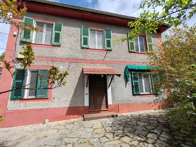 Casa indipendente in vendita a Sant'Olcese GE