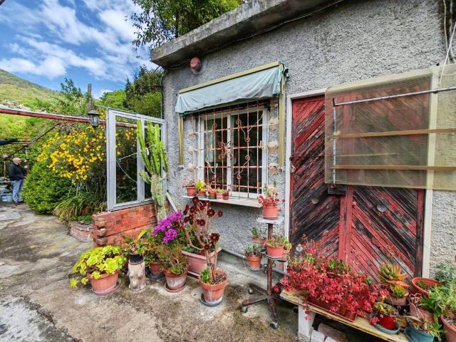 Casa indipendente in vendita a Sant'Olcese GE