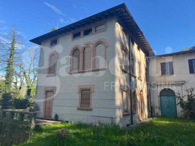 Casa indipendente in vendita a Sant'Omobono Terme BG