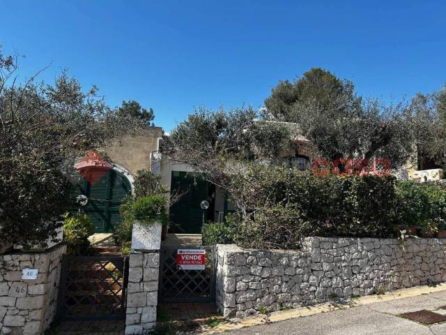 Casa indipendente in vendita a Santa Cesarea Terme LE