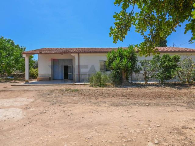Casa indipendente in vendita a Santa Croce Camerina RG