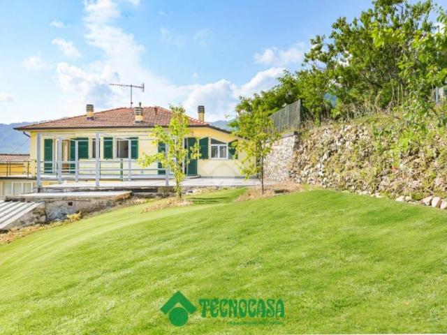 Casa indipendente in vendita a Santa Maria, Calice al Cornoviglio