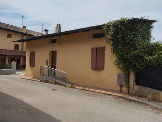 Casa indipendente in vendita a Santa Maria la Longa UD