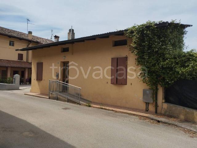 Casa indipendente in vendita a Santa Maria la Longa via Ravellis, 19