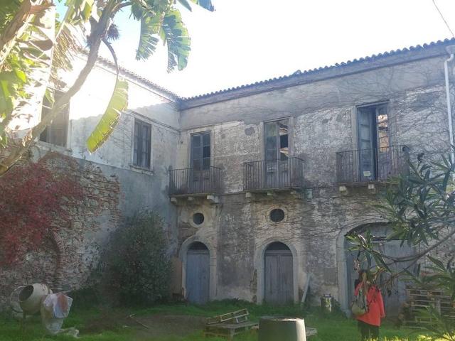 Casa indipendente in vendita a Santa Teresa Di Riva