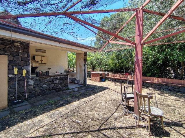 Casa indipendente in vendita a Santa Venerina CT
