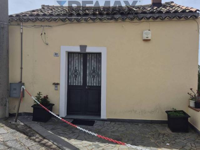Casa indipendente in vendita a Sant'Alfio CT