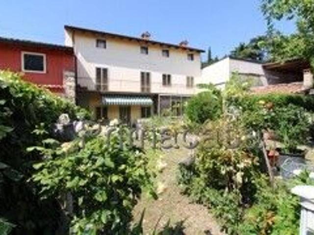 Casa indipendente in vendita a Sant'Ambrogio Di Valpolicella