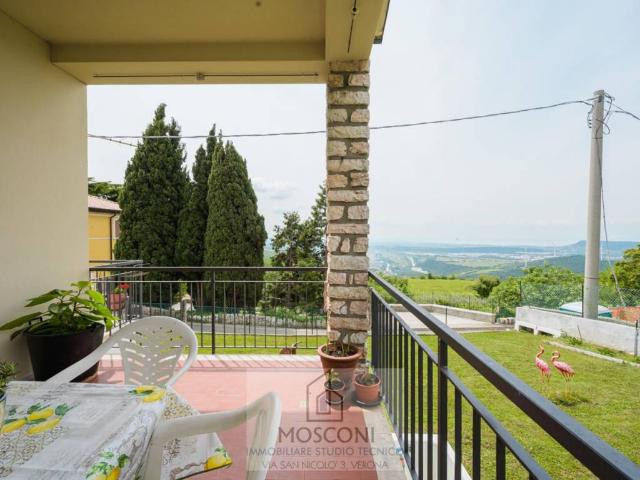 Casa indipendente in vendita a Sant'Ambrogio di Valpolicella VR