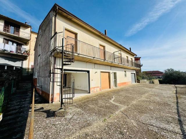 Casa indipendente in vendita a Sant'Angelo all'Esca AV