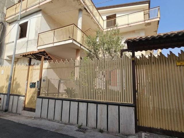 Casa indipendente in vendita a Sant'Antimo NA