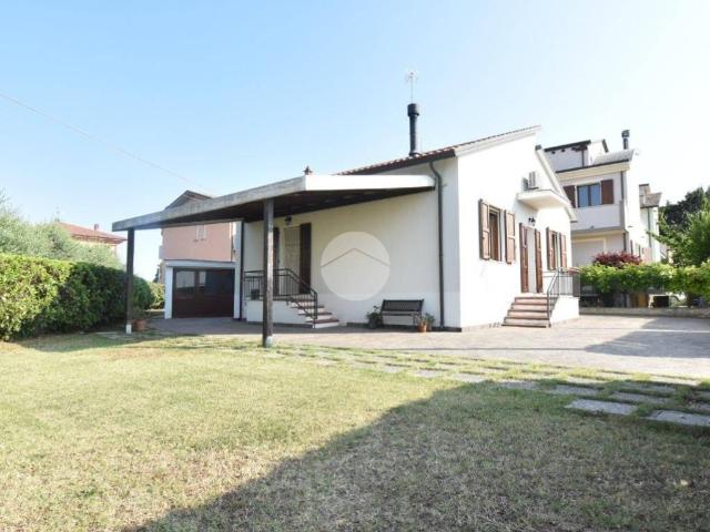Casa indipendente in vendita a Santarcangelo di Romagna RN