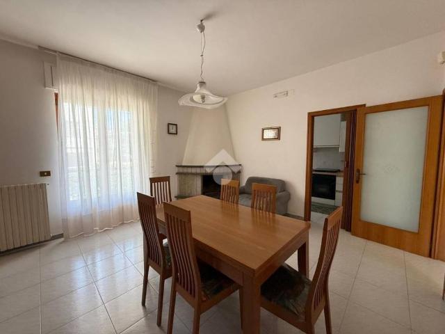 Casa indipendente in vendita a Santeramo in Colle BA