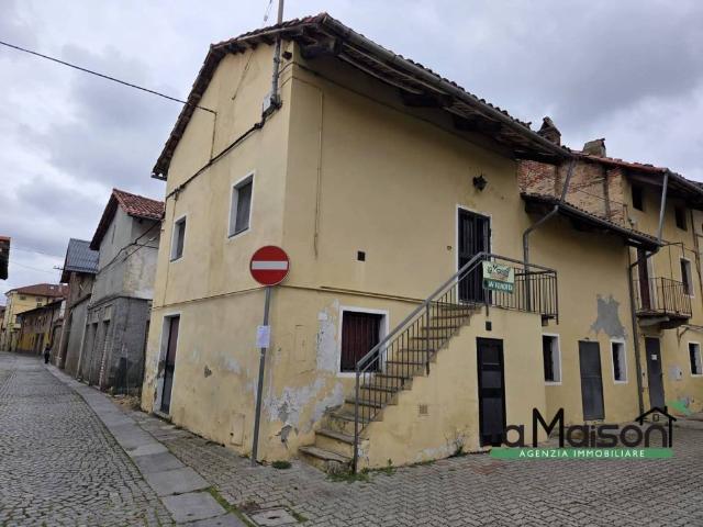 Casa indipendente in vendita a Santhià VC