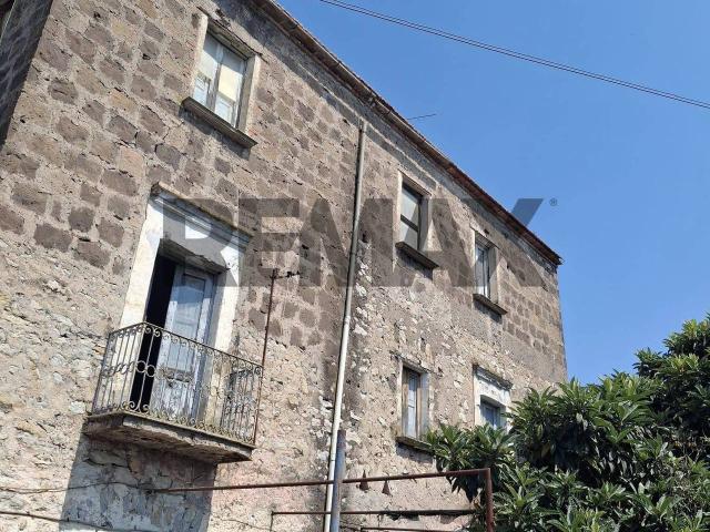 Casa indipendente in vendita a Santi Cosma E Damiano