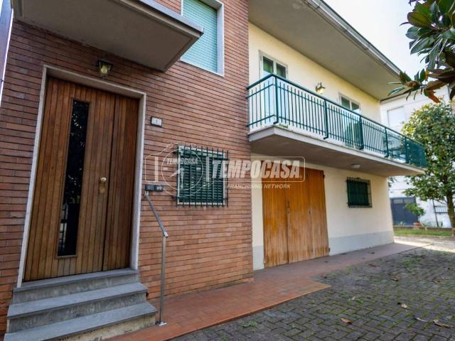 Casa indipendente in vendita a Sant'Ilario d'Enza RE