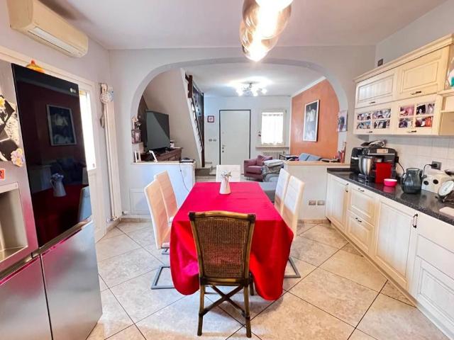 Casa indipendente in vendita a Sant'Ilario d'Enza RE