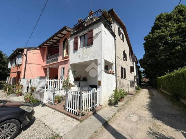 Casa indipendente in vendita a Sant'Ilario d'Enza RE