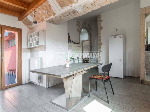 Casa indipendente in vendita a Saronno VA