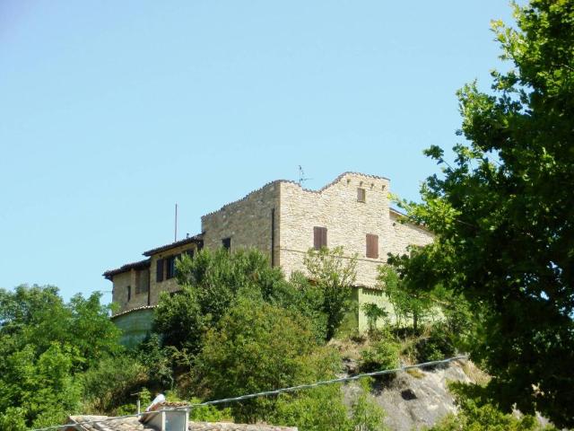 Casa indipendente in vendita a Sarnano MC