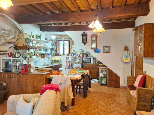 Casa indipendente in vendita a Sarteano SI