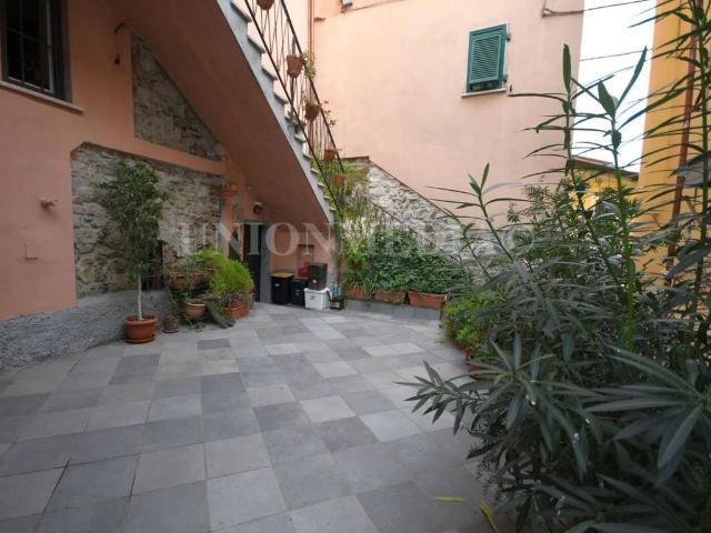Casa indipendente in vendita a Sarzana SP